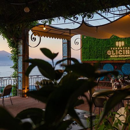 Aequa Hotel Вико Екуензе Екстериор снимка
