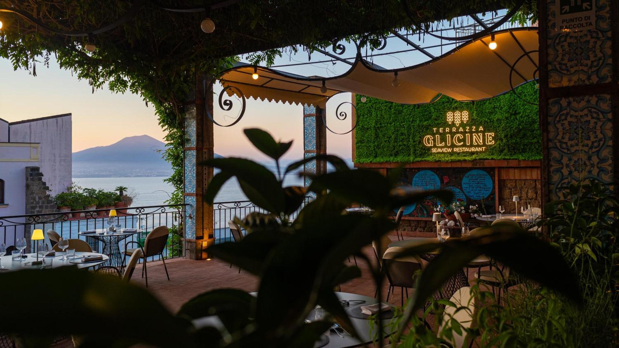 Aequa Hotel Вико Екуензе Екстериор снимка