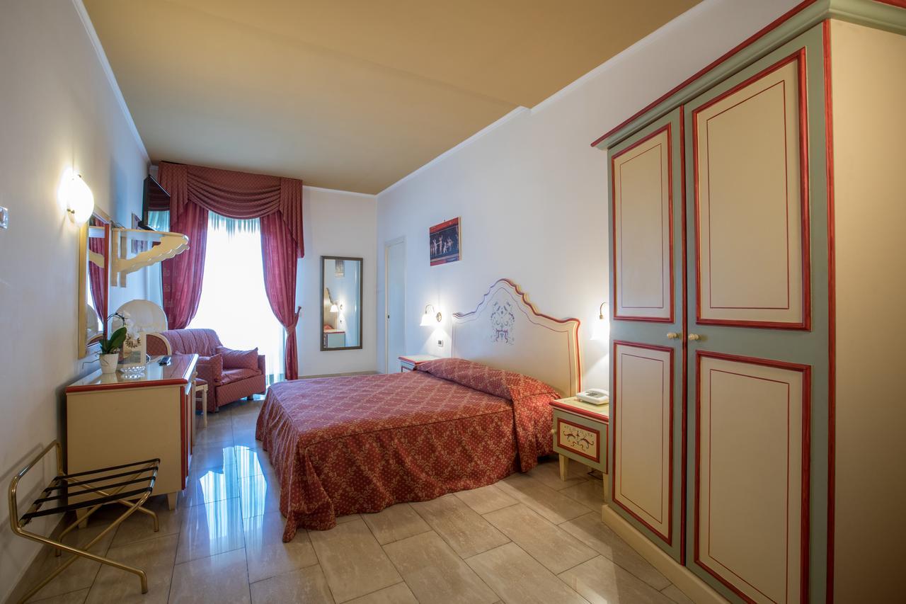 Aequa Hotel Вико Екуензе Екстериор снимка